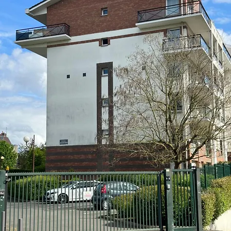 Апартаменты Vauban T1 Calme Avec Parking Privatif *