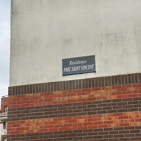 Vauban T1 Calme Avec Parking Privatif Lille