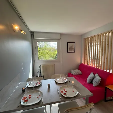 Appartement Vauban T1 Calme Avec Parking Privatif