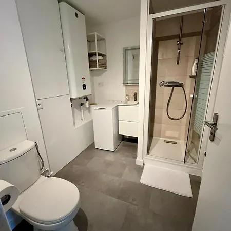 Appartement Vauban T1 Calme Avec Parking Privatif *